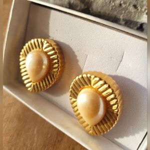 Vintage Richelieu Clip Gold Pearl Clip Earrings